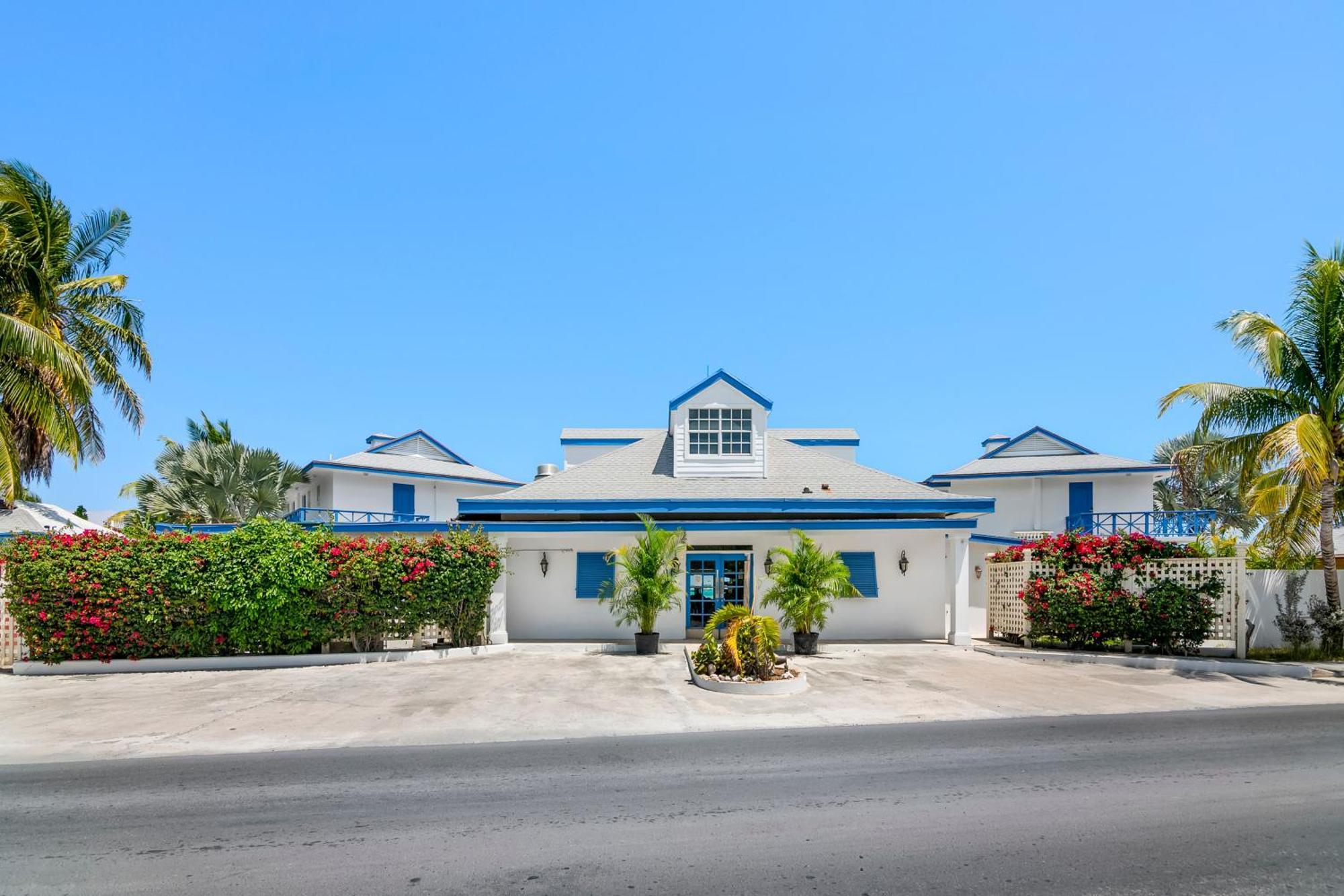 Augusta Bay George Town Exterior foto